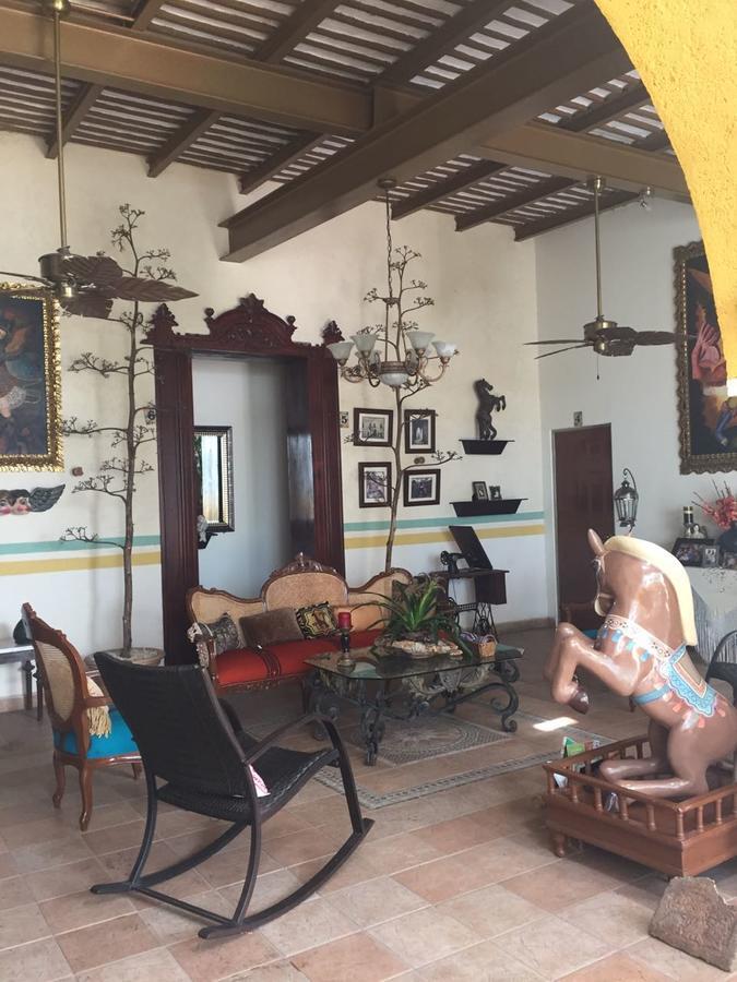 Hotel San Miguel Arcangel Исамал Екстериор снимка