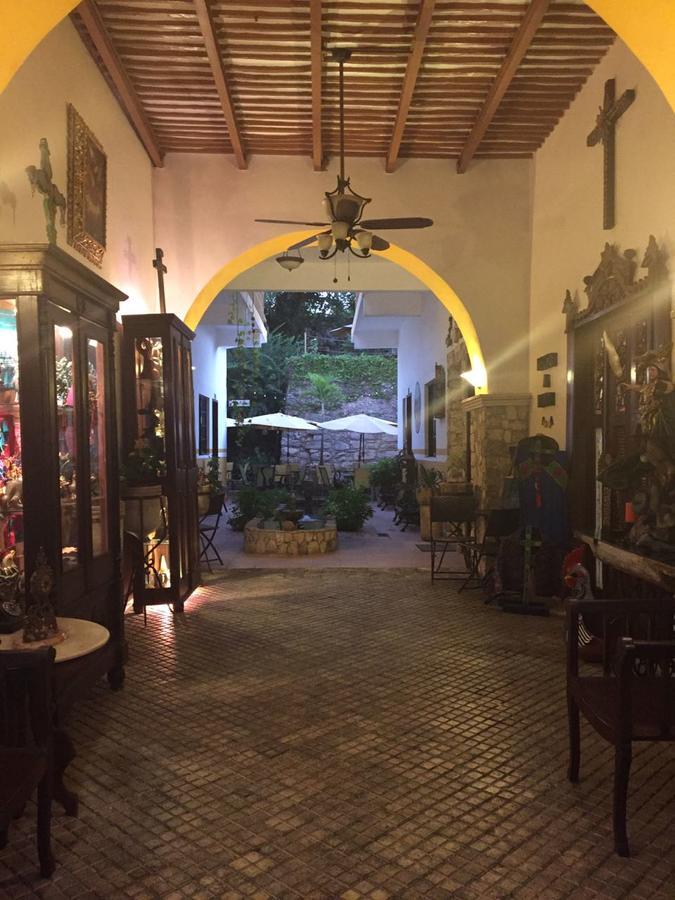 Hotel San Miguel Arcangel Исамал Екстериор снимка